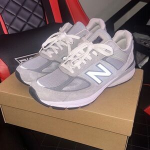 NEW BALANCE 990V5 - SIZE 10 - WORN ONCE